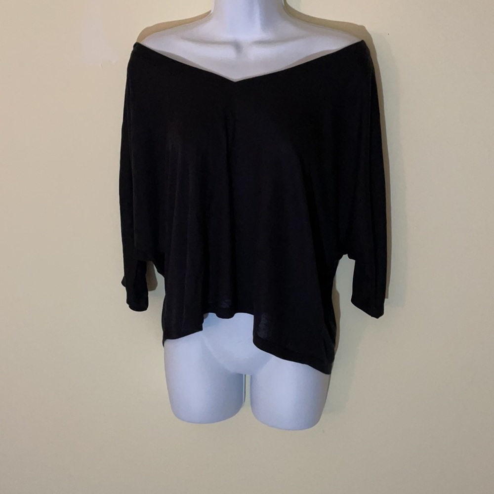 bella. 2  beautiful women blouse size L